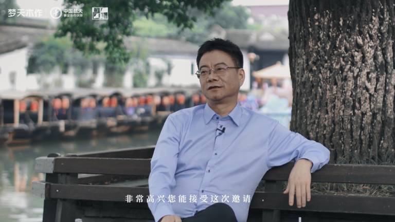 金龙娱乐总经理×Burberry合作艺术家Roberto.Z